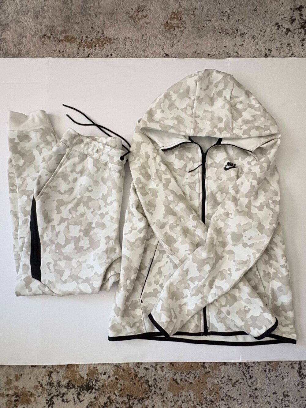 2pc Nike Tech Fleece